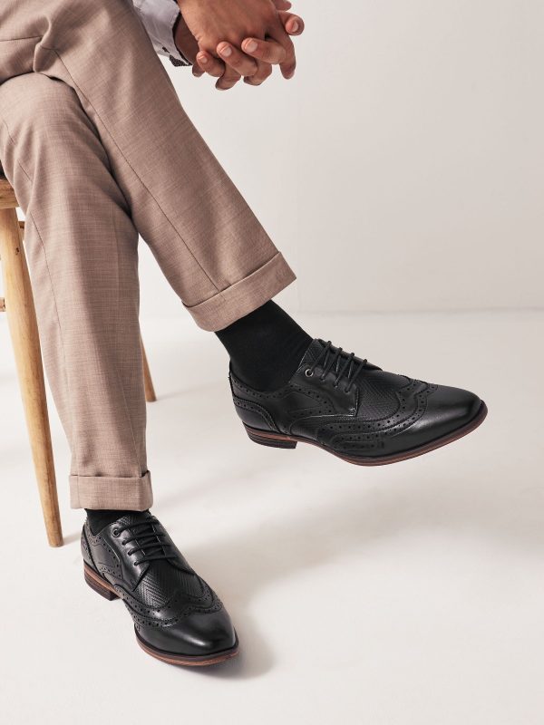 GO8458 Black Texture Detail Double Wing Brogue Shoes