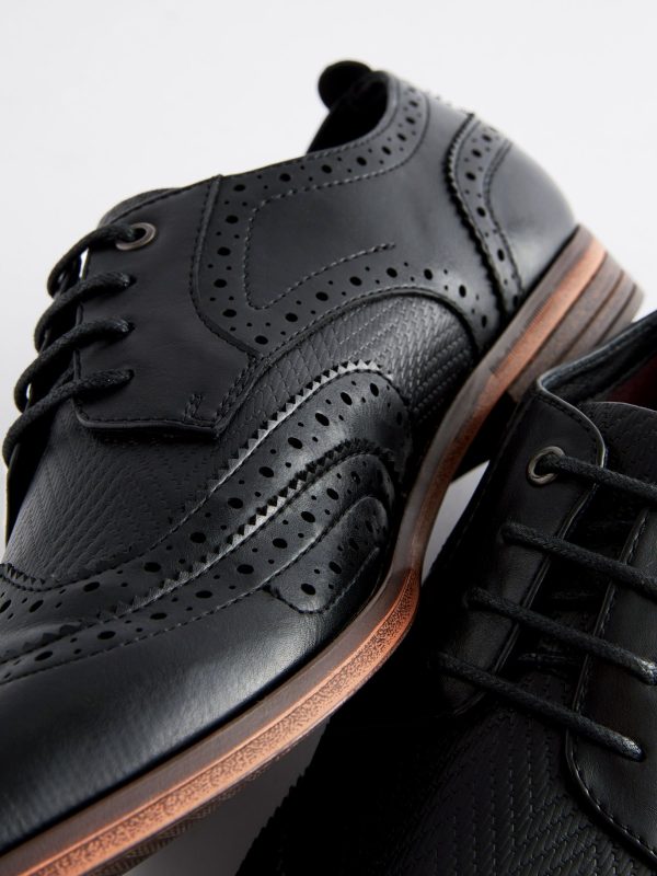 GO8458 Black Texture Detail Double Wing Brogue Shoes - Image 7