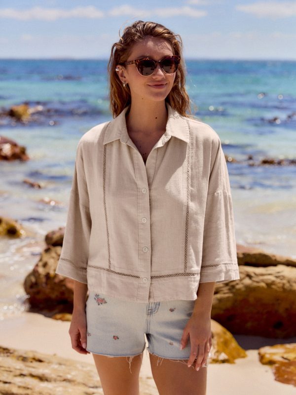GO8430 Neutral Stone Linen Blend Short Sleeve Ladder Insert Shirt - Image 2