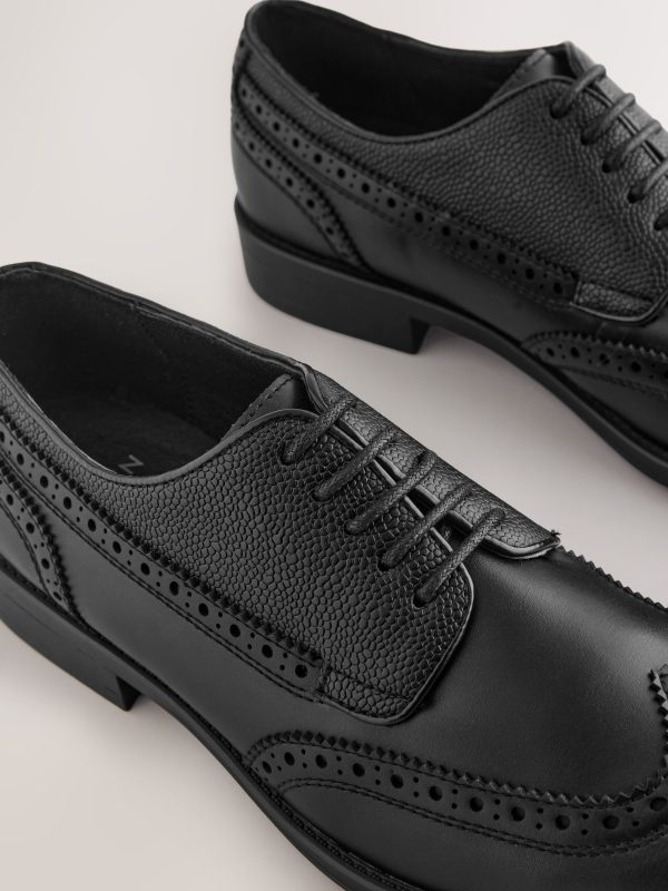 GO8454 Black Longwing Brogue Shoes - Image 3