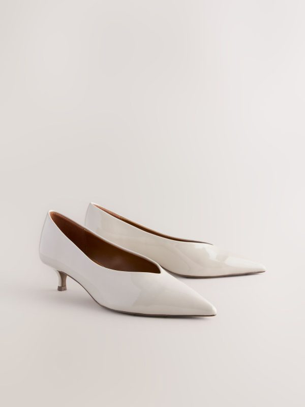 GO8443 Standard/Wide Fit  Point Toe Low Kitten Heels - Image 5