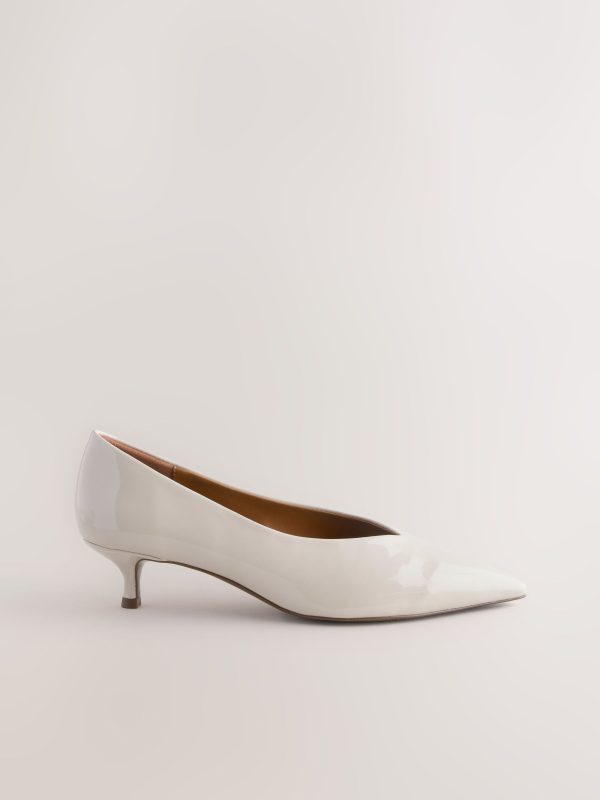 GO8443 Standard/Wide Fit  Point Toe Low Kitten Heels - Image 6