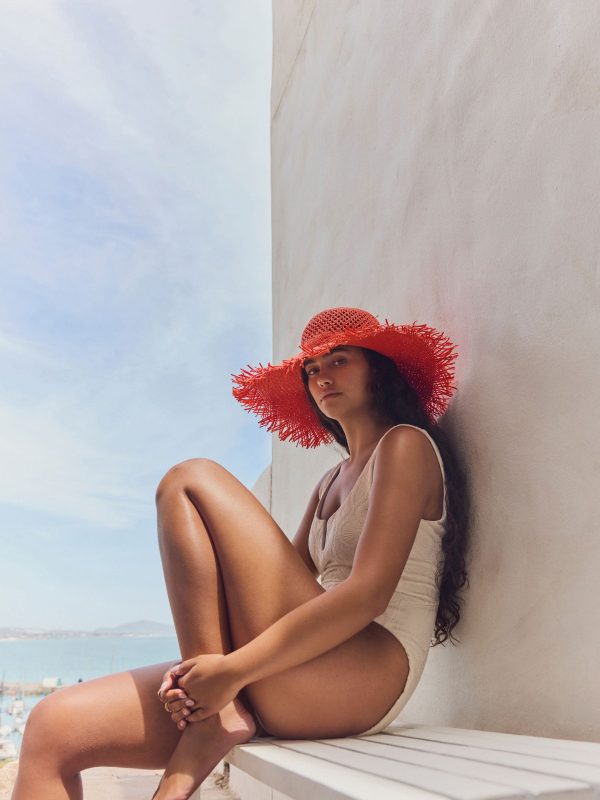 GO8472 Red Wide Frayed Brim Hat - Image 3
