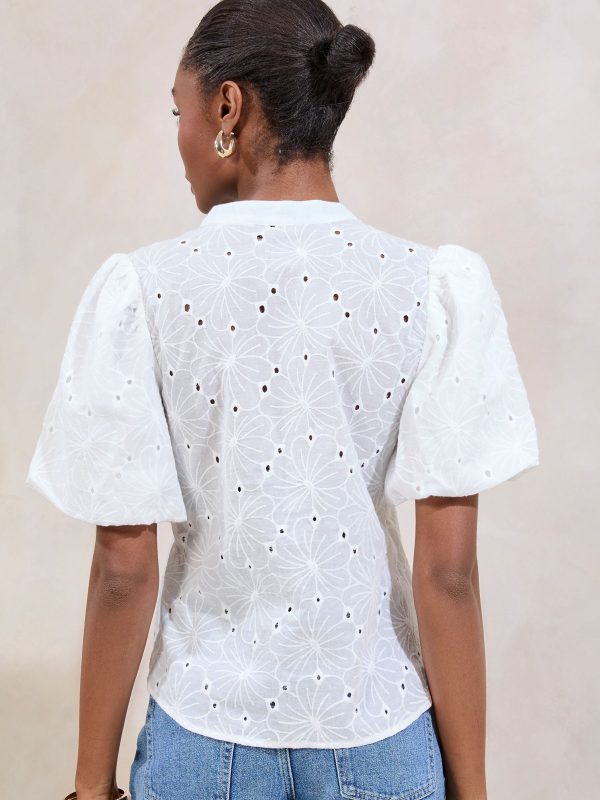 GO8421 White Brodierie Puff Sleeve Blouse - Image 4
