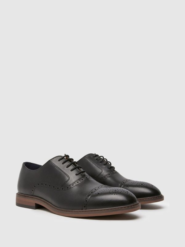 GO8462 Leather Black Brogues - Image 2