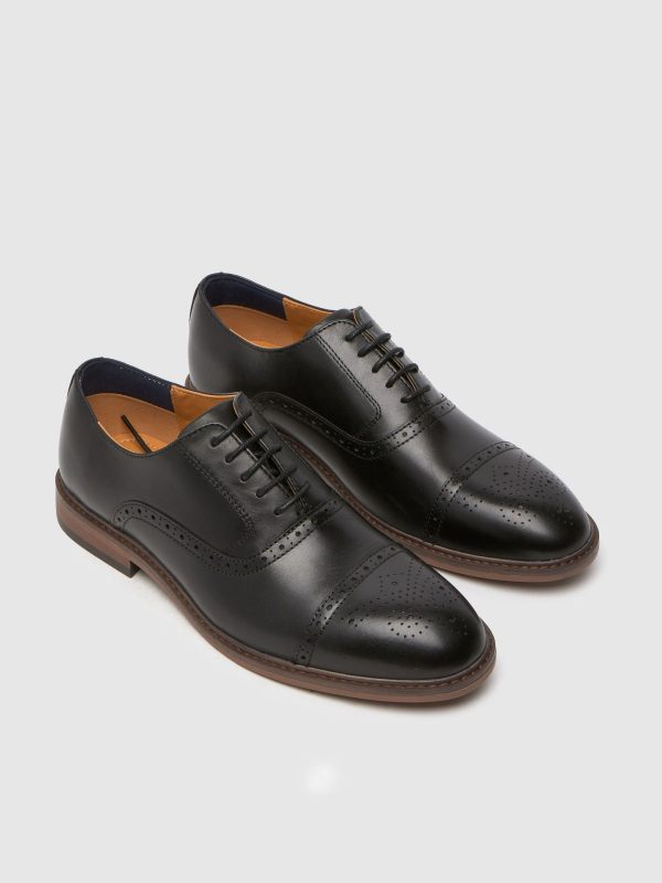 GO8462 Leather Black Brogues - Image 4