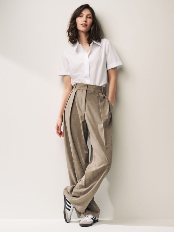 GO8433 White Short Sleeve Collared Shirt - Image 2